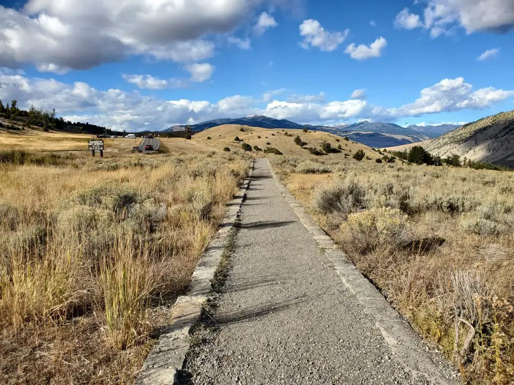 Hike To Mammoth Hot Springs