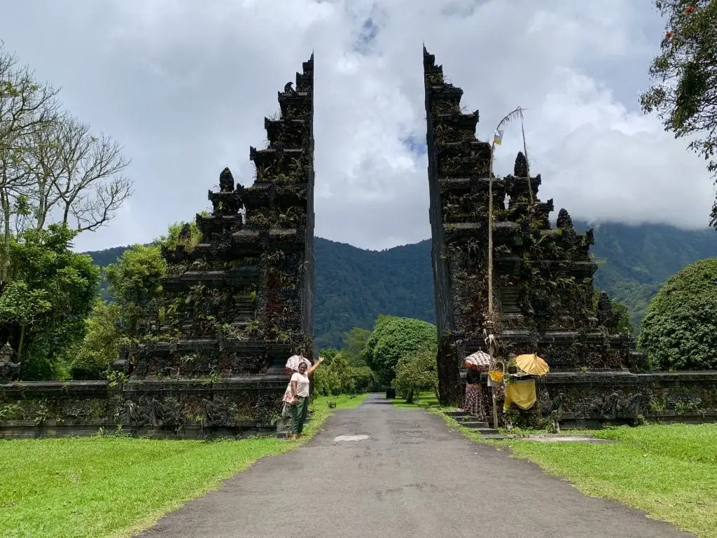 Handara Gates