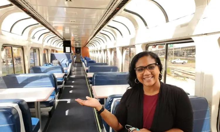 are dogs allowed on the amtrak train