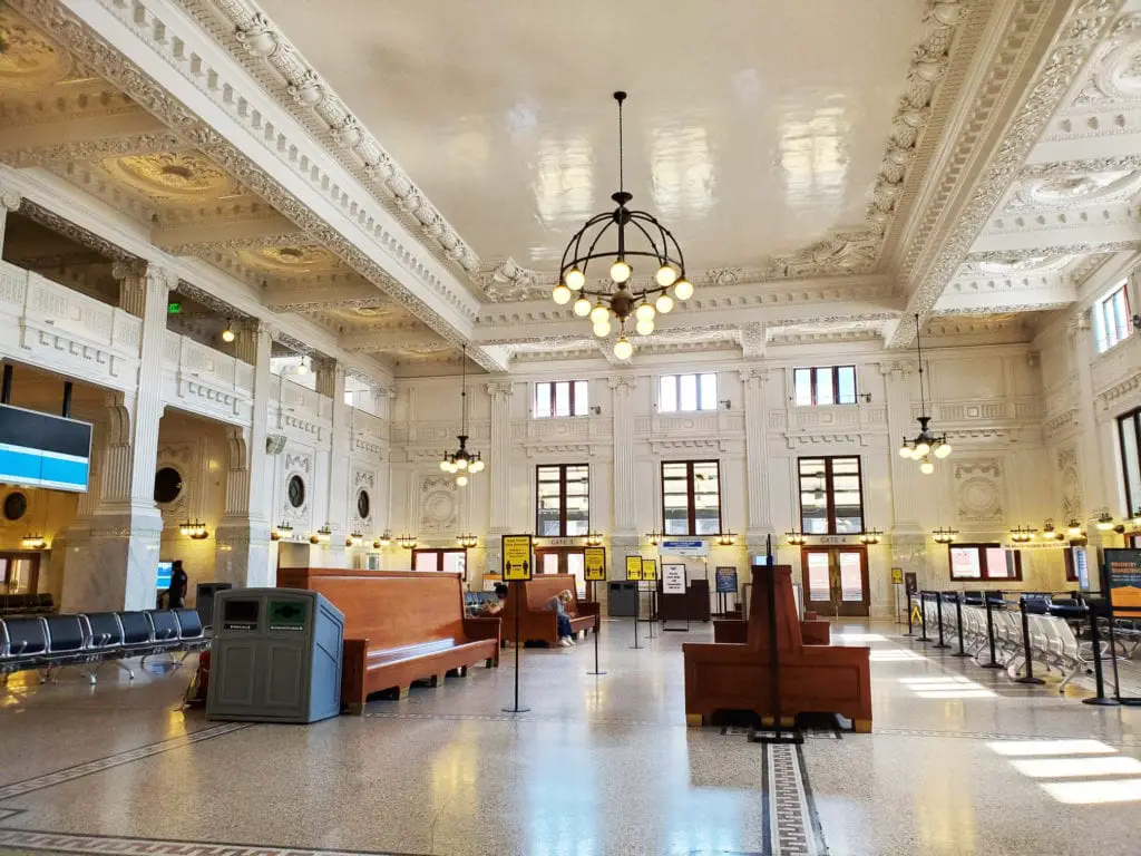 complete guide to hotels near major amtrak stations