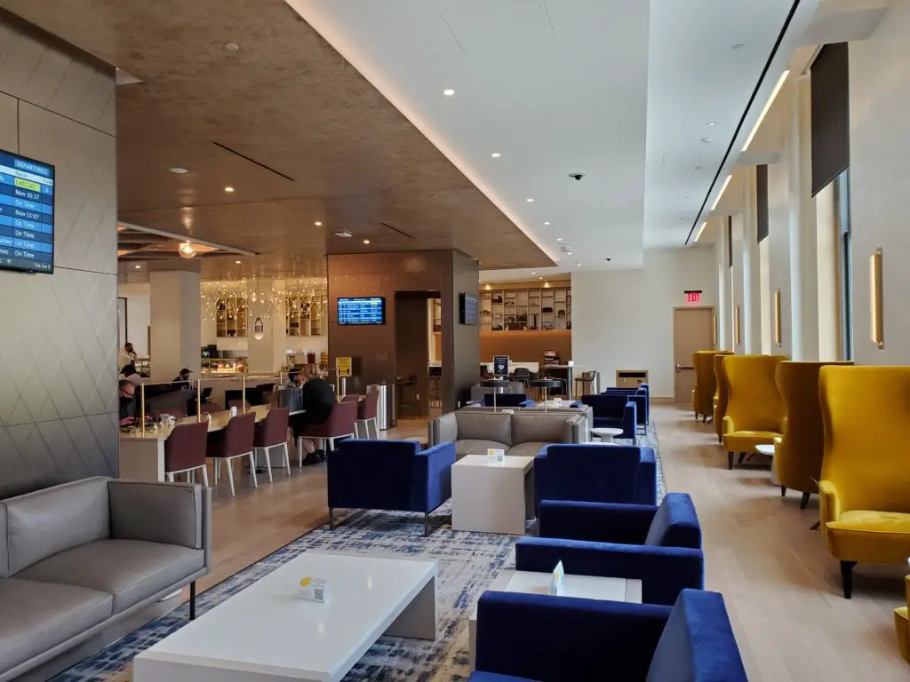 Metropolitan Lounge For Amtrak Acela in New York City