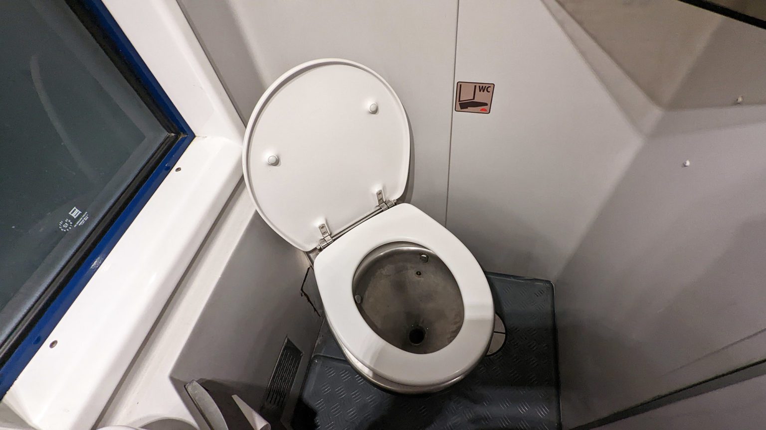 Trenitalia Intercity Notte Double Deluxe Review: Sleeper Train To ...