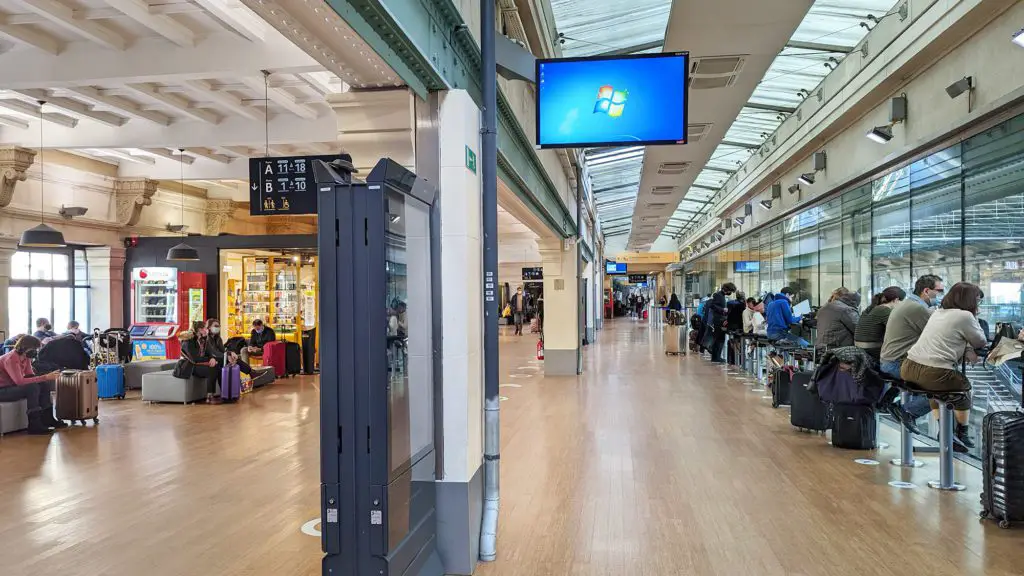 Paris Gare Du Nord Eurostar waiting area